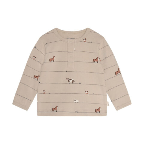 Long-sleeved T-shirt