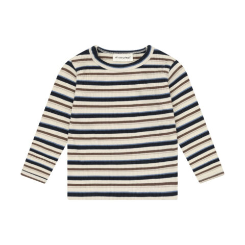 Long-sleeved T-shirt