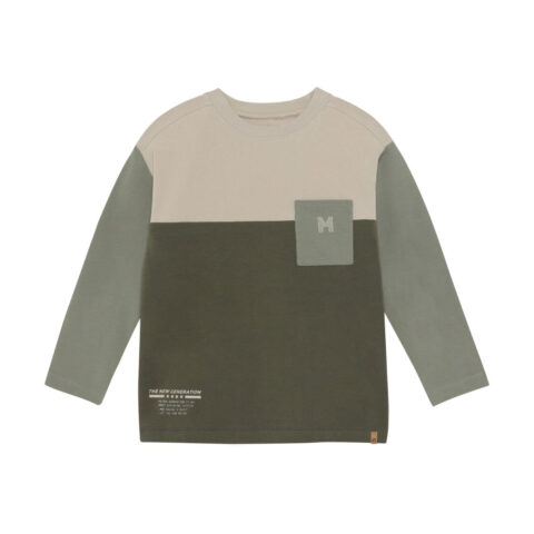 Long-sleeved T-shirt